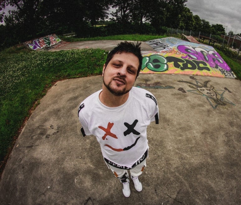 Galeriebild von Oe - Gitarrist aus Duisburg