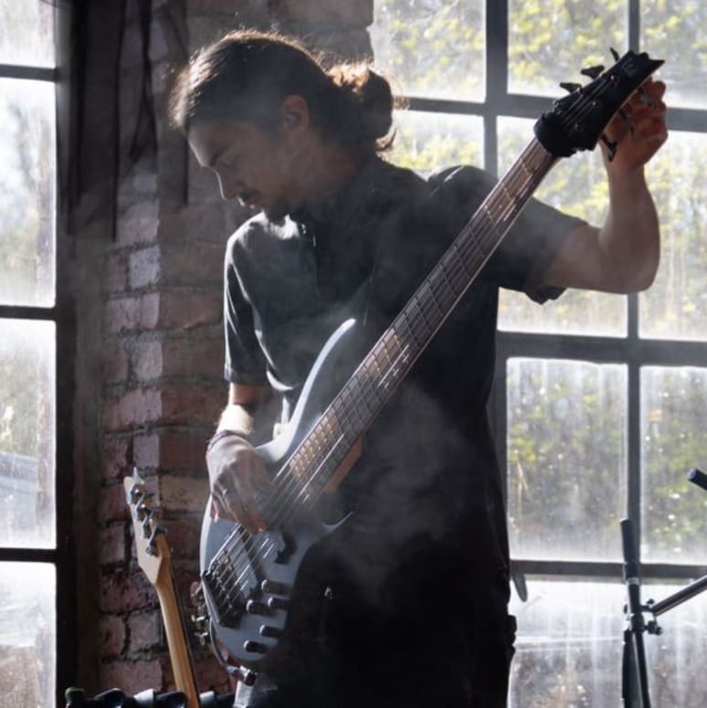 Alex 18 - Bassist aus Wetter (Ruhr) Galeriebild von Alex 18 - Bassist aus Wetter (Ruhr)