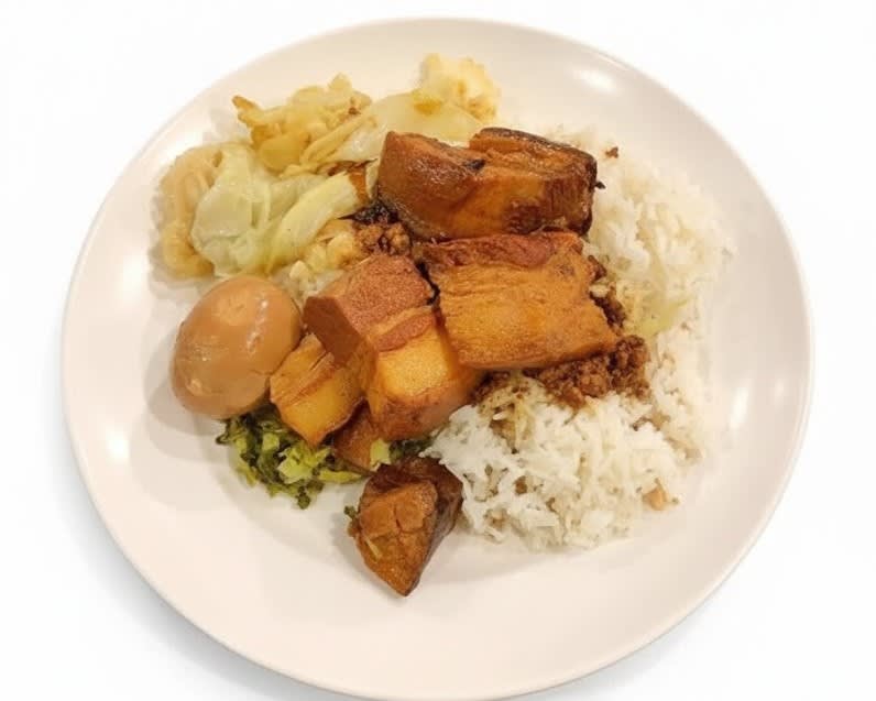 5. Thick Bacon-Cut Braised Pork On Rice Platter 5. 焢肉饭