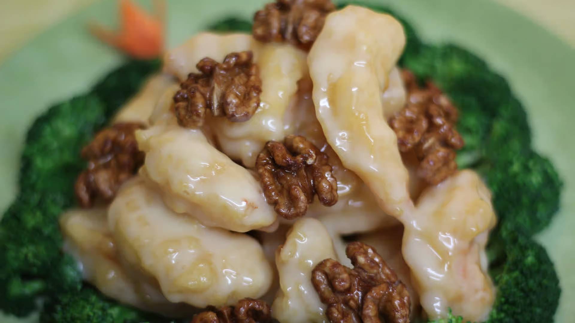 Crispy Walnut Shrimp 核桃虾