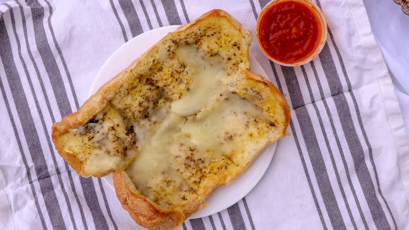 Garlic Bread with Cheese
