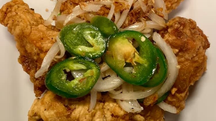 10. Salt & Pepper Chicken Wing (6 PC)椒盐鸡亦