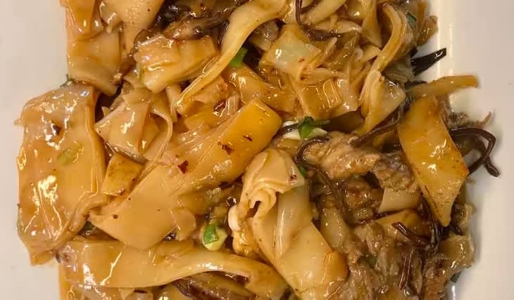 38. Szechuan Chow Fun (四川超河)