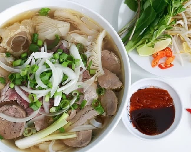 43. Pho Dac Biet - Special Pho (Large)