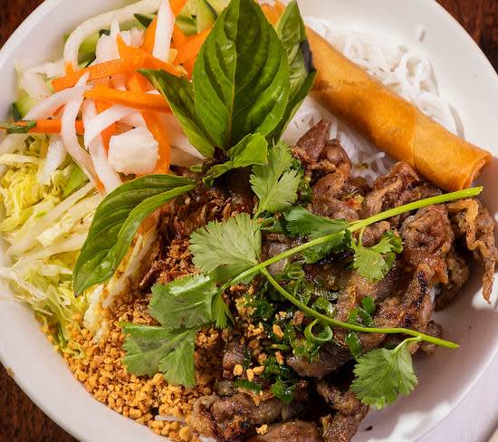Bun Thit Nuong, Cha Gio