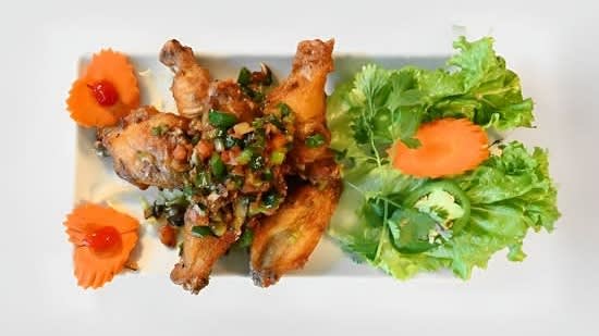 A9. Golden's Crispy Chicken Wings - Canh Gà Chiên