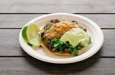 Tostada de Carne Asada
