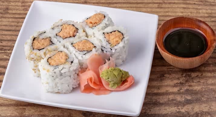 JR12. Spicy Tuna Roll