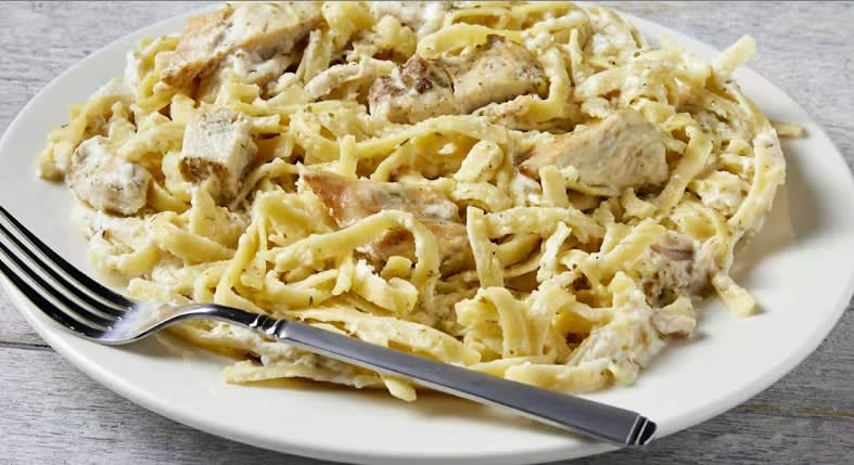 Fettuccini Chicken Alfredo