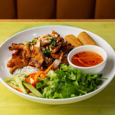 110. Grilled Beef, Shrimp, Egg Roll w/ Vermicelli