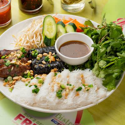 117. Angel Vermicelli Grilled Beef Wrapped in Betel Leaf & Lemon Grass Beef Rolls