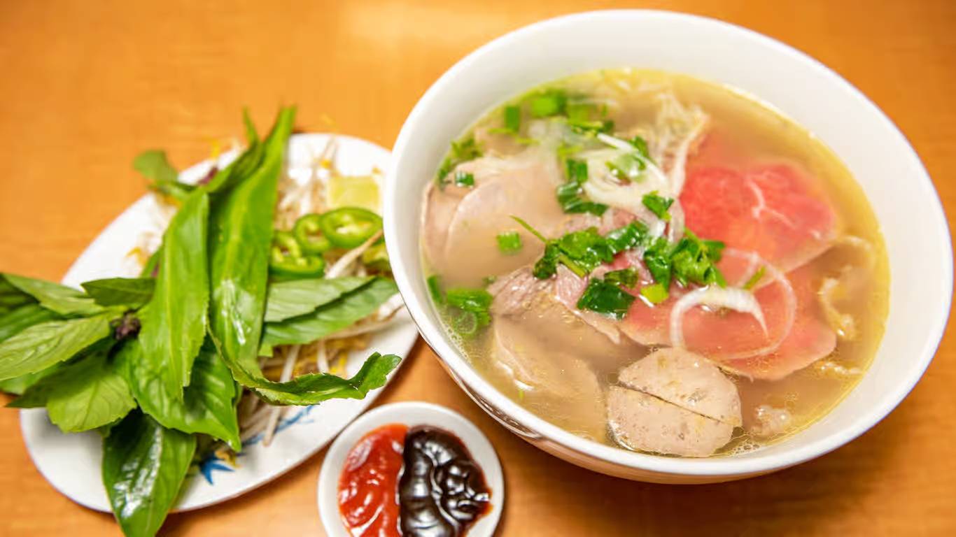 Phở Xe Lửa