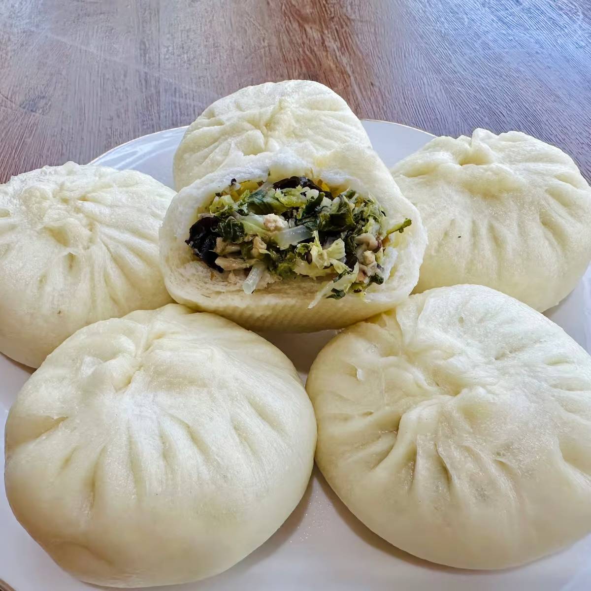 Steamed Veg Buns with Bok Choy and mushrooms