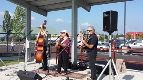 Muskegon Farmers Market - musicians