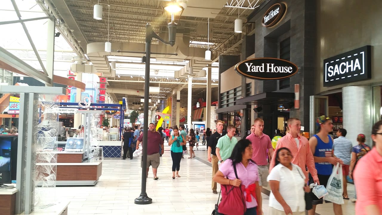 crocs palisades mall