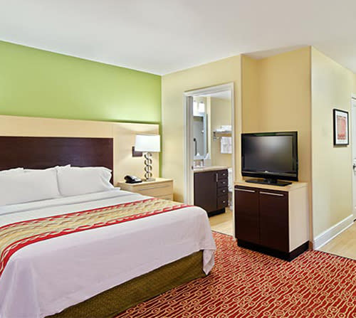 TownePlace Suites Tampa Westshore, Park Stay and Go