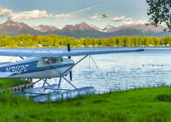 Lake Hood Seaplane Base floatplane and flightseeing tours