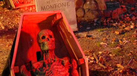 HAUNTED ATTRACTIONS - SCREAM MOUNTAIN