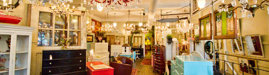 Grand Rapids Shopping Malls, Shopping Centers & Specialty Bluedoor Antiques - Grand Rapids Shopping Malls, Shopping Centers & Specialty