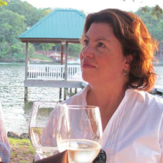 Elizabeth Sims Headshot