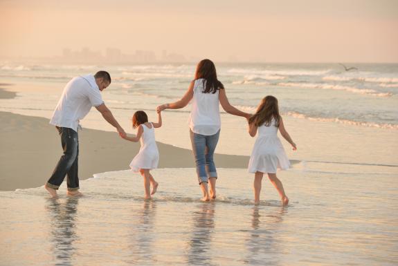 What are some family activities in Daytona Beach?