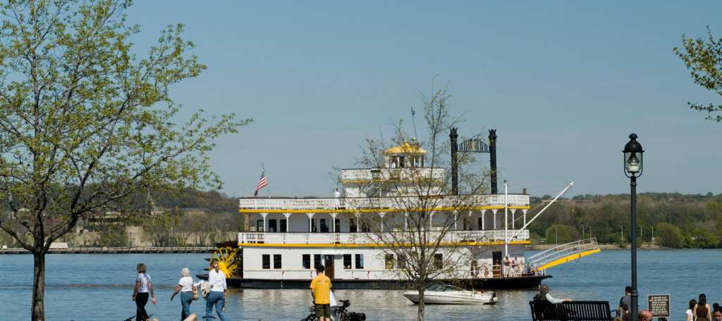 alexandria va parks waterfront historic pet friendly