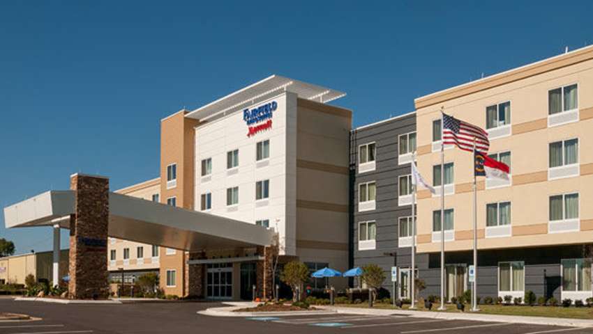 Fairfield Inn & Suites - Fayetteville North