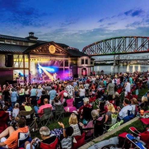 ϾRiverstage Steamboat days}}