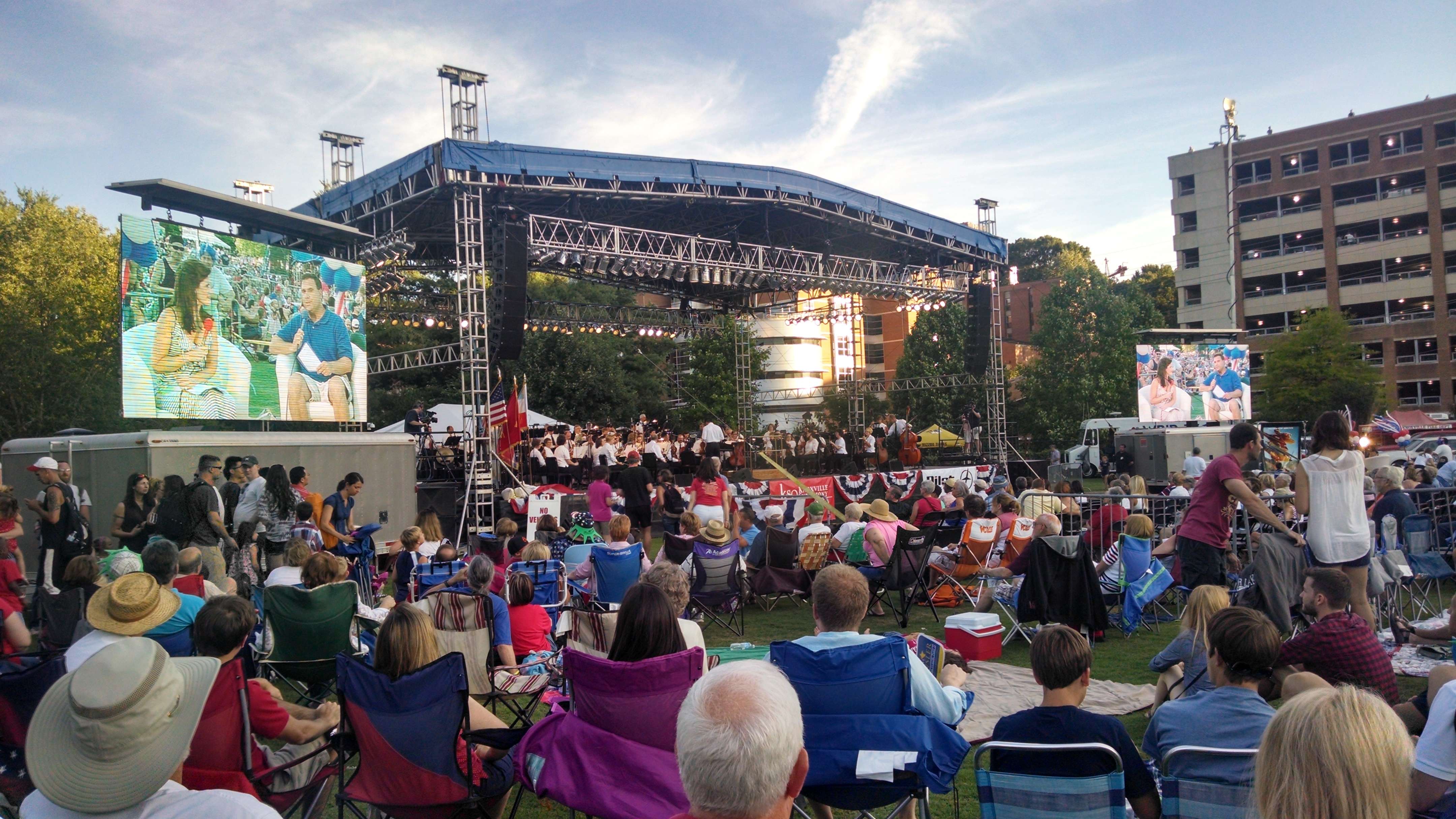 KNOXVILLE SYMPHONY NEW MUSIC DIRECTOR FOR FREE OUTDOOR CONCERT