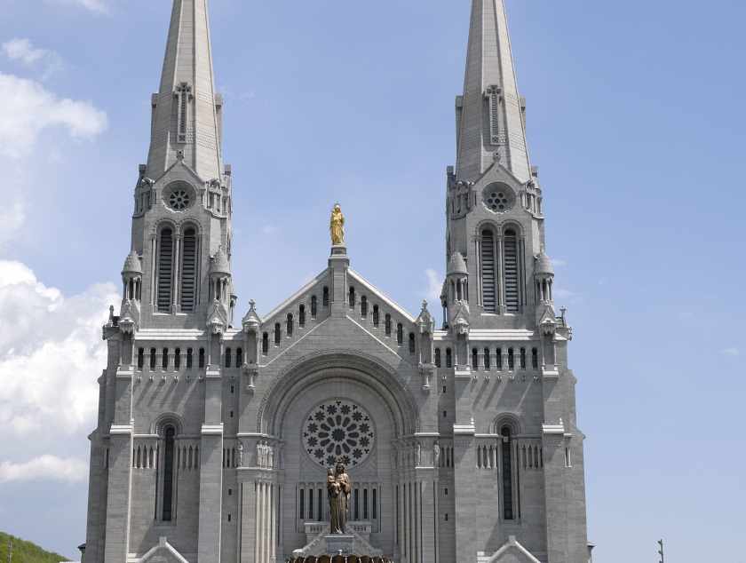 SainteAnnedeBeaupré Shrine Religious Sites Quebec City and Area