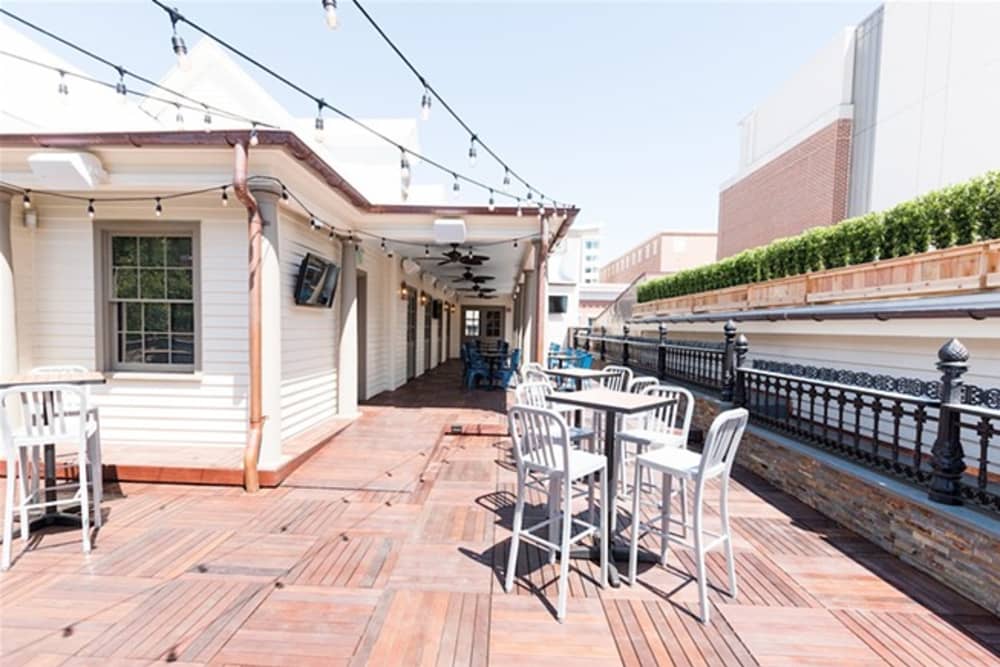 Use Uptown Social For A Perfect Charleston Wedding Charleston Wedding