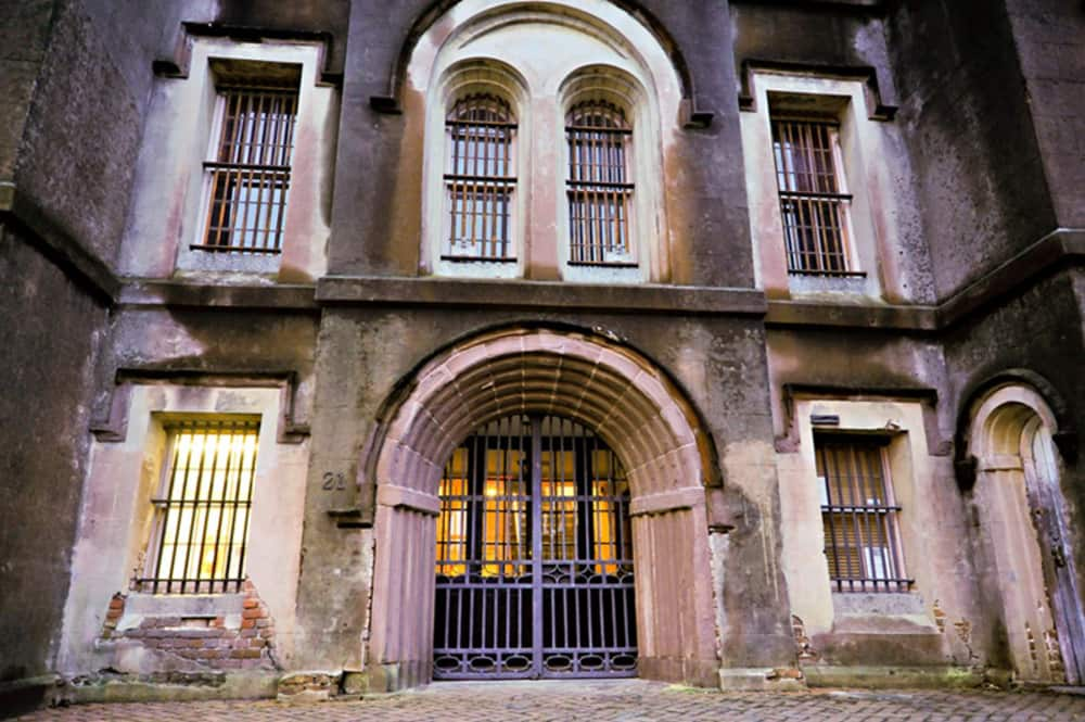 haunted jail tour in charleston sc