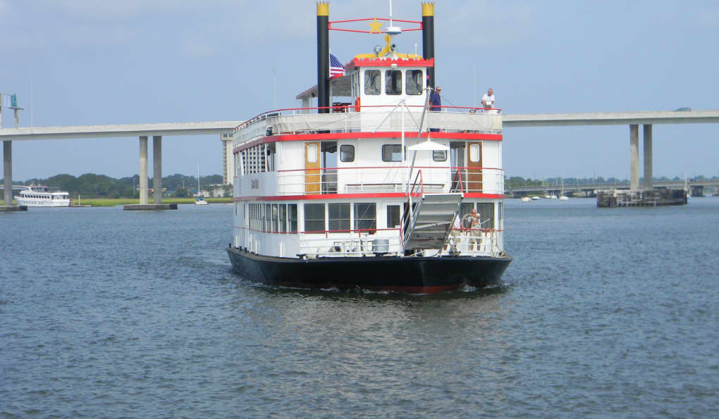 boat tour in charleston sc