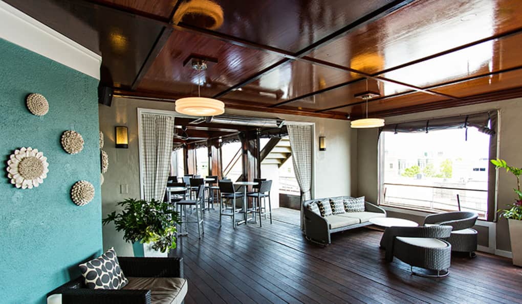 Guide to Nightlife in Charleston, SC Bars, Clubs & Shows