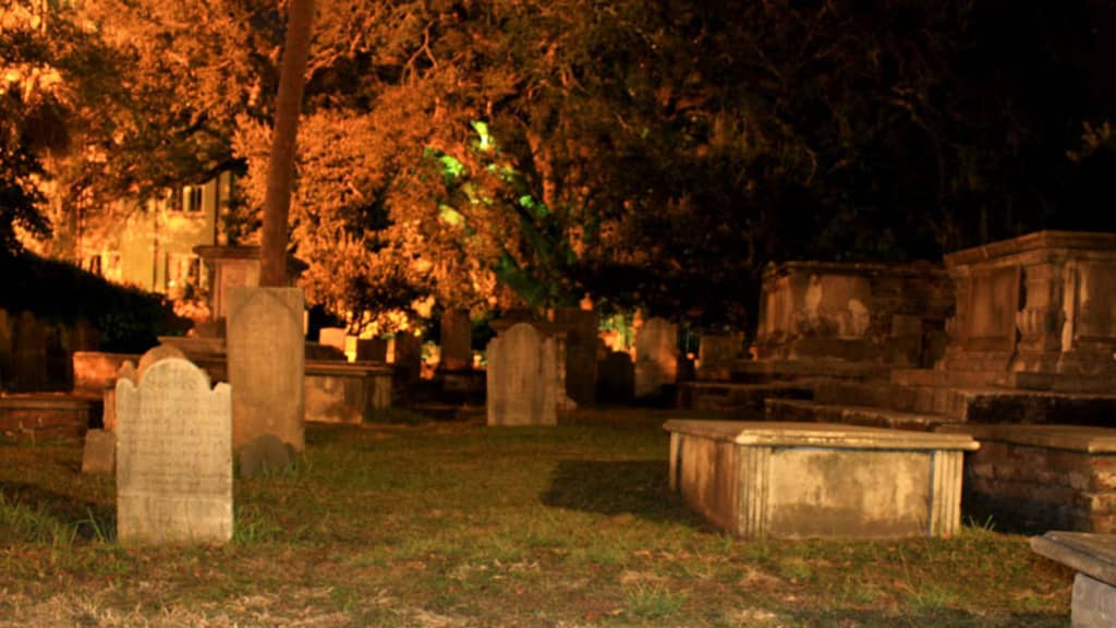 charleston ghost and graveyard walking tour
