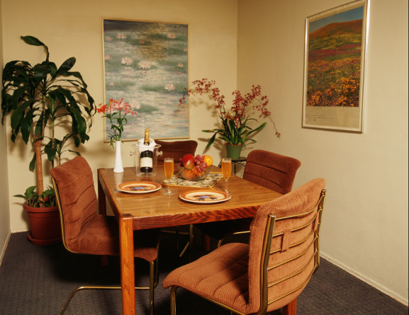 Cal Mar Hotel Suites