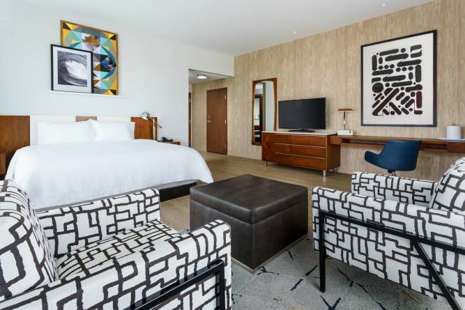 Hampton Inn & Suites by Hilton Santa Monica