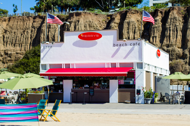 Perry's Café and Beach Rentals