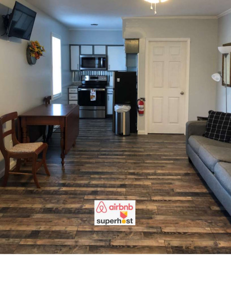 Bourbon Oak Hideaway 2