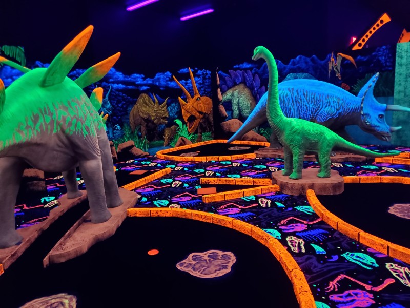 Jurassic Golf & Arcade