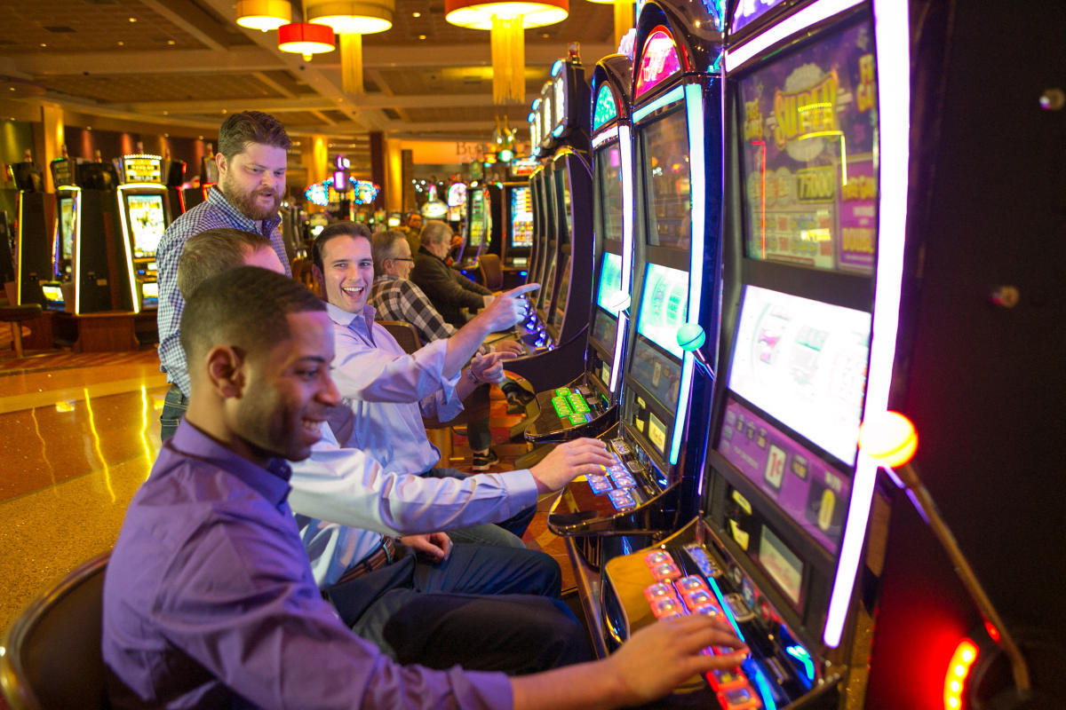 How Do Slot Machines Work At Casinos How Do Slot Machines Work At Casinos
