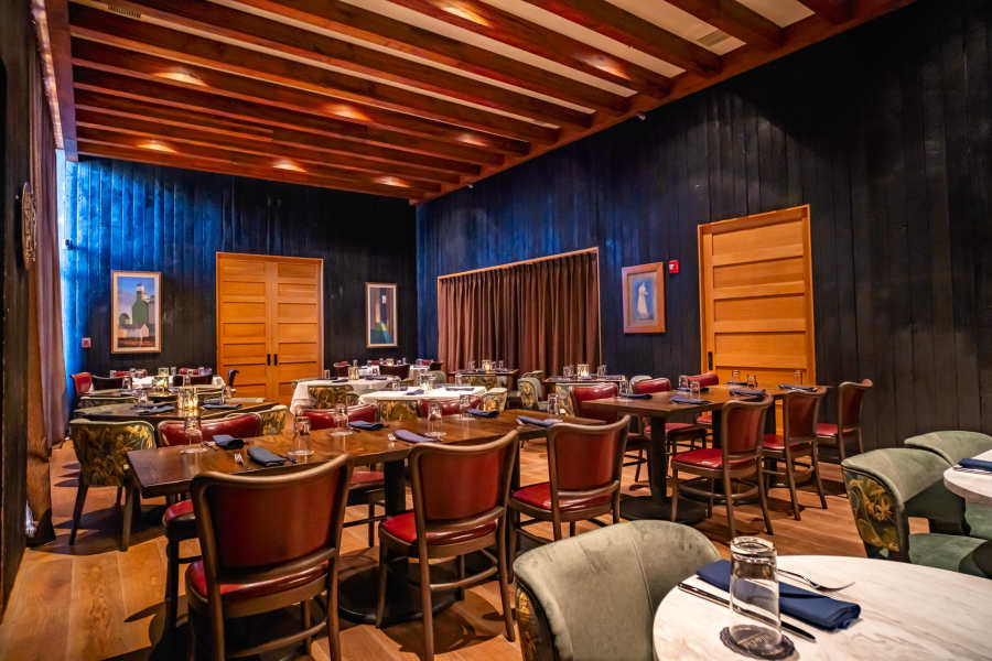 White Oak Kitchen & Cocktails