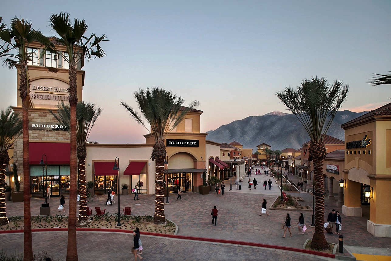 desert hills premium outlets