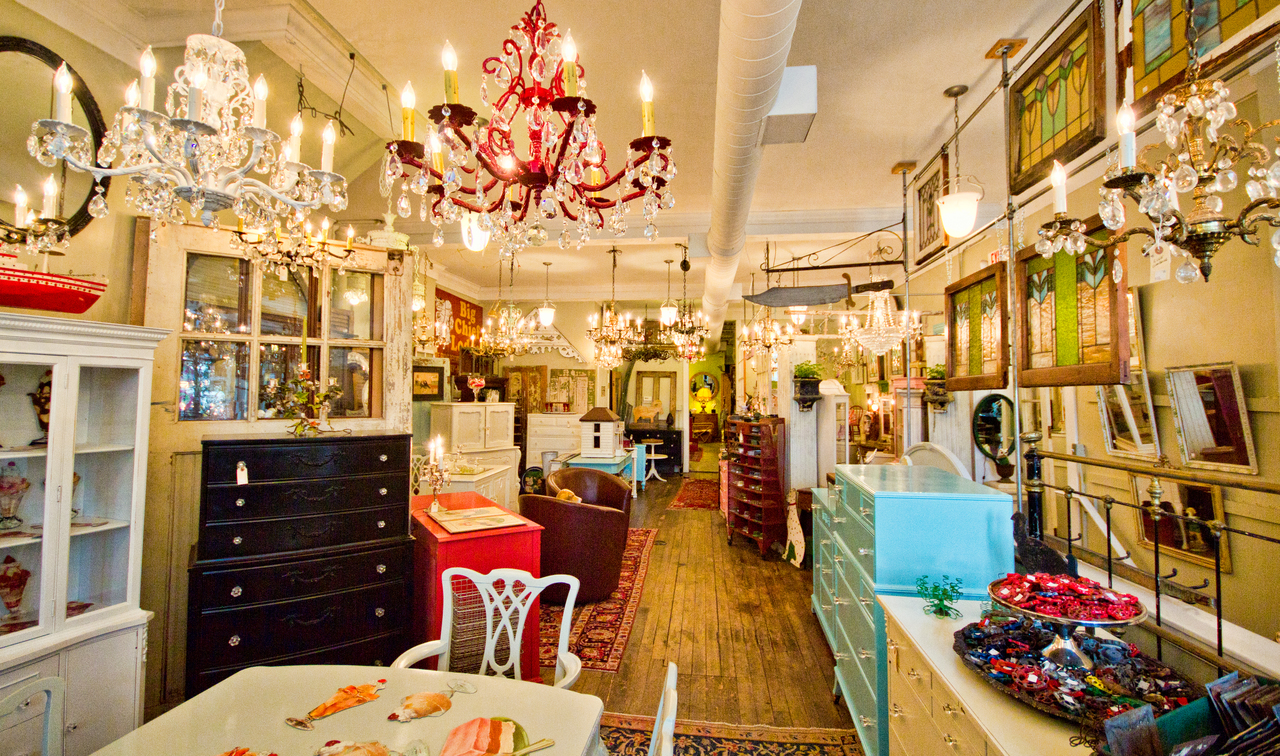 Bluedoor Antiques & Elements Shopping In Grand Rapids, MI - Bluedoor Antiques & Elements Shopping In Grand Rapids, MI