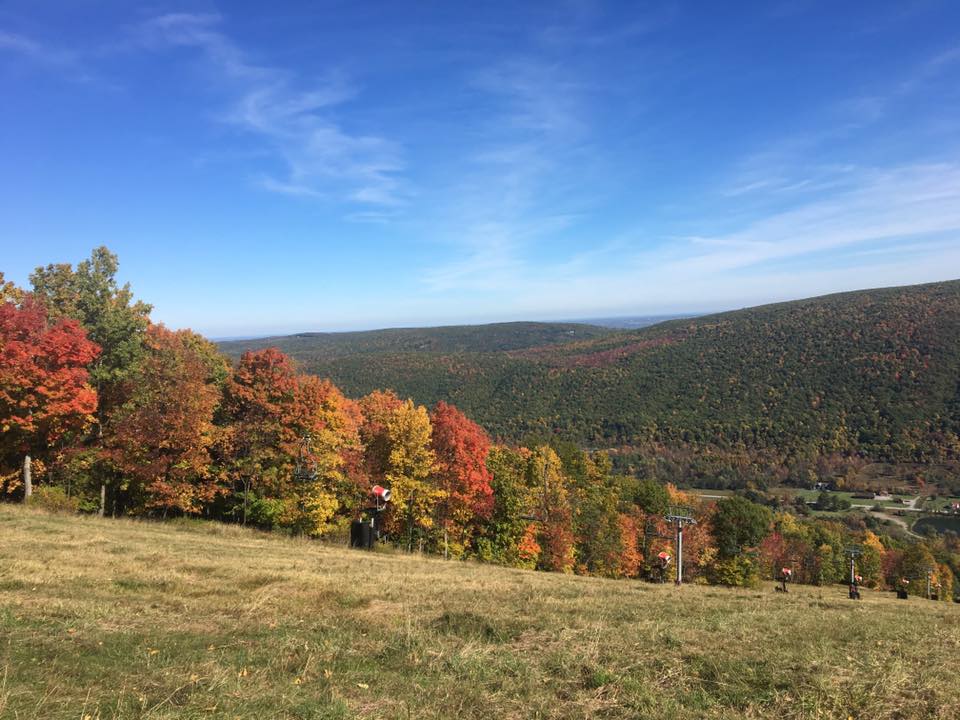 Bristol-Mountain-view-blue-sky-fall-foliage