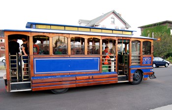 TasteoftheArts_trolley