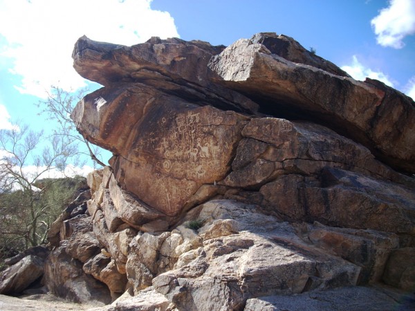 Holbert Trail petrogluphs
