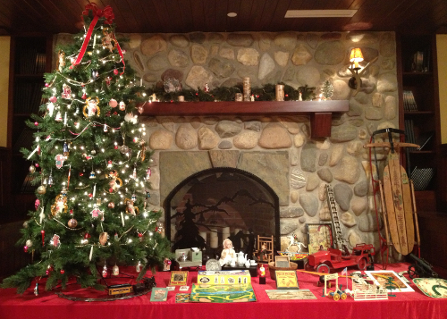 Beginning November 26, 2012 and running through December 31, 2012, the Rockwell Museum of Western Art will be transformed into a Western Wonderland, including a special Holiday Toy Exhibit in the Remington and Russell Lodge.