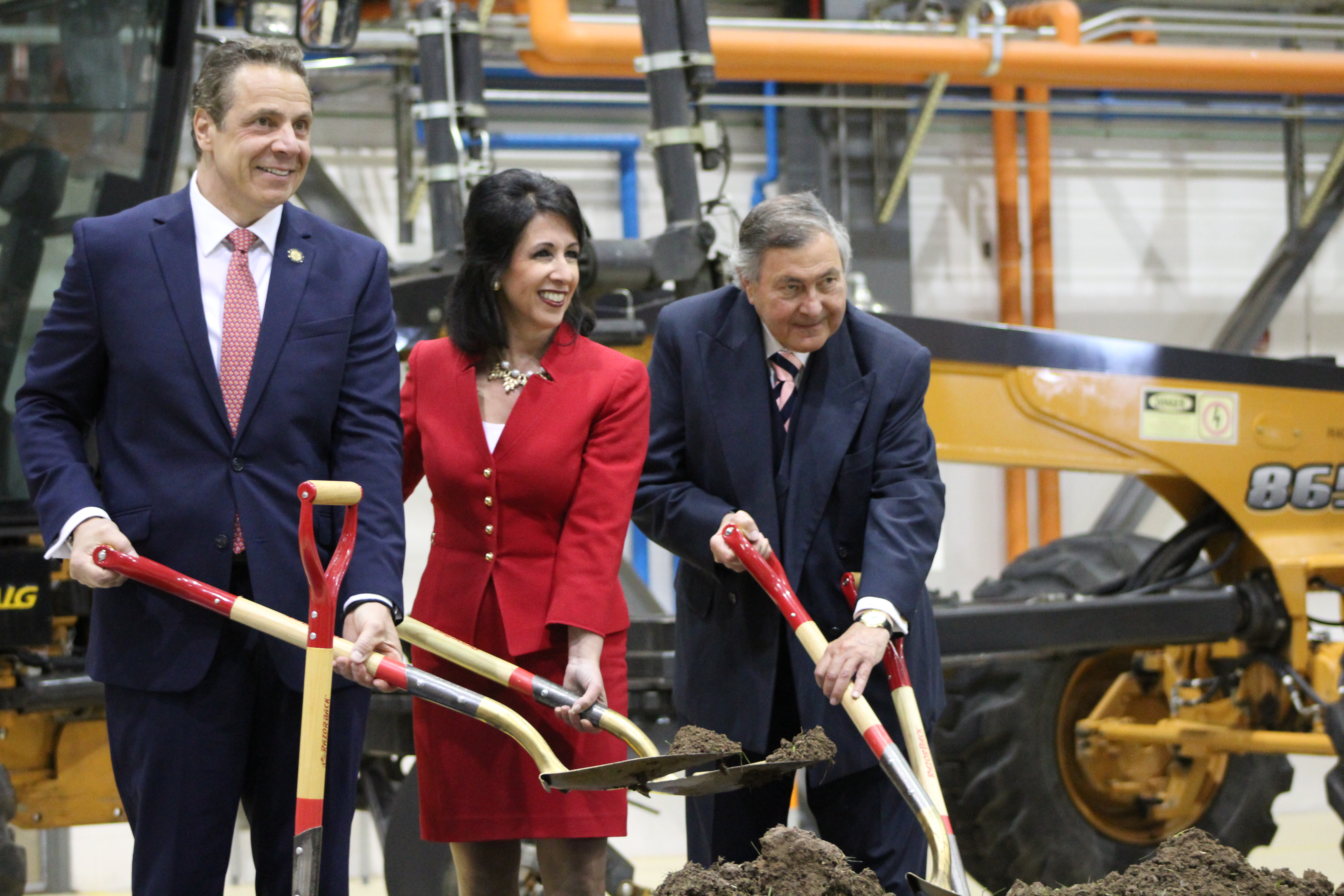 Governor Cuomo and Cheryl Dinolfo at Ground breaking for Airport