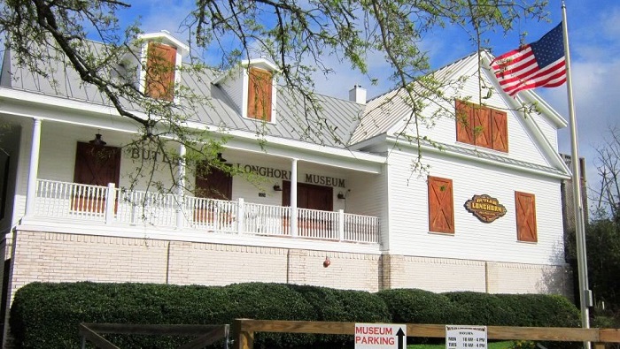 Day Trips from Houston | Bay Area Houston: The Butler Longhorn Museum ...